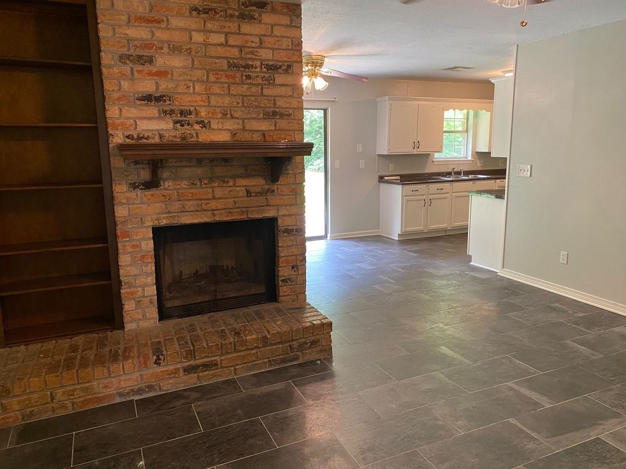 4803 Honeysuckle Ln - Photo 3 of 12