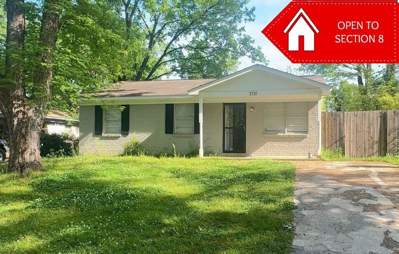 3710 Royal Wood Dr - Photo 2 of 10