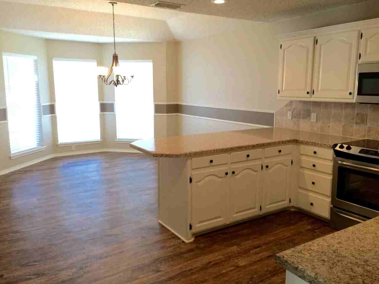 6036 74th St - Photo 5 of 19