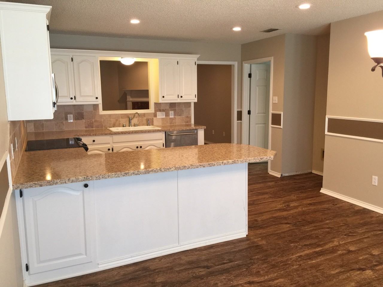 6036 74th St - Photo 7 of 19