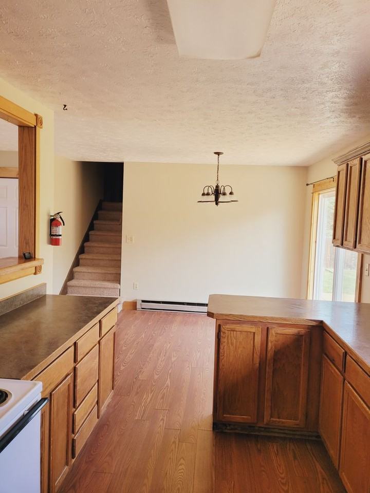 302 N Yellowstone Ave - Photo 5 of 21