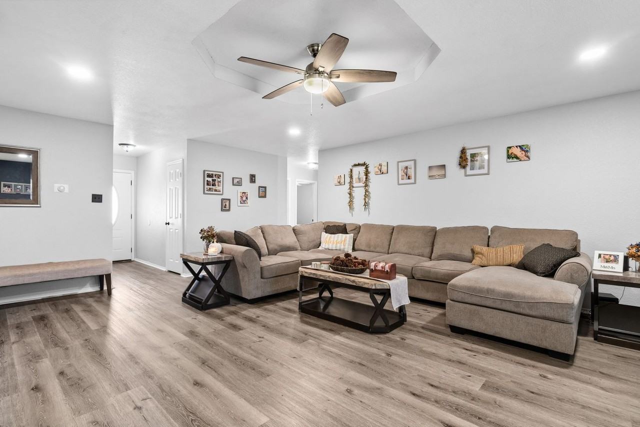 3410 Bugle Dr - Photo 2 of 17
