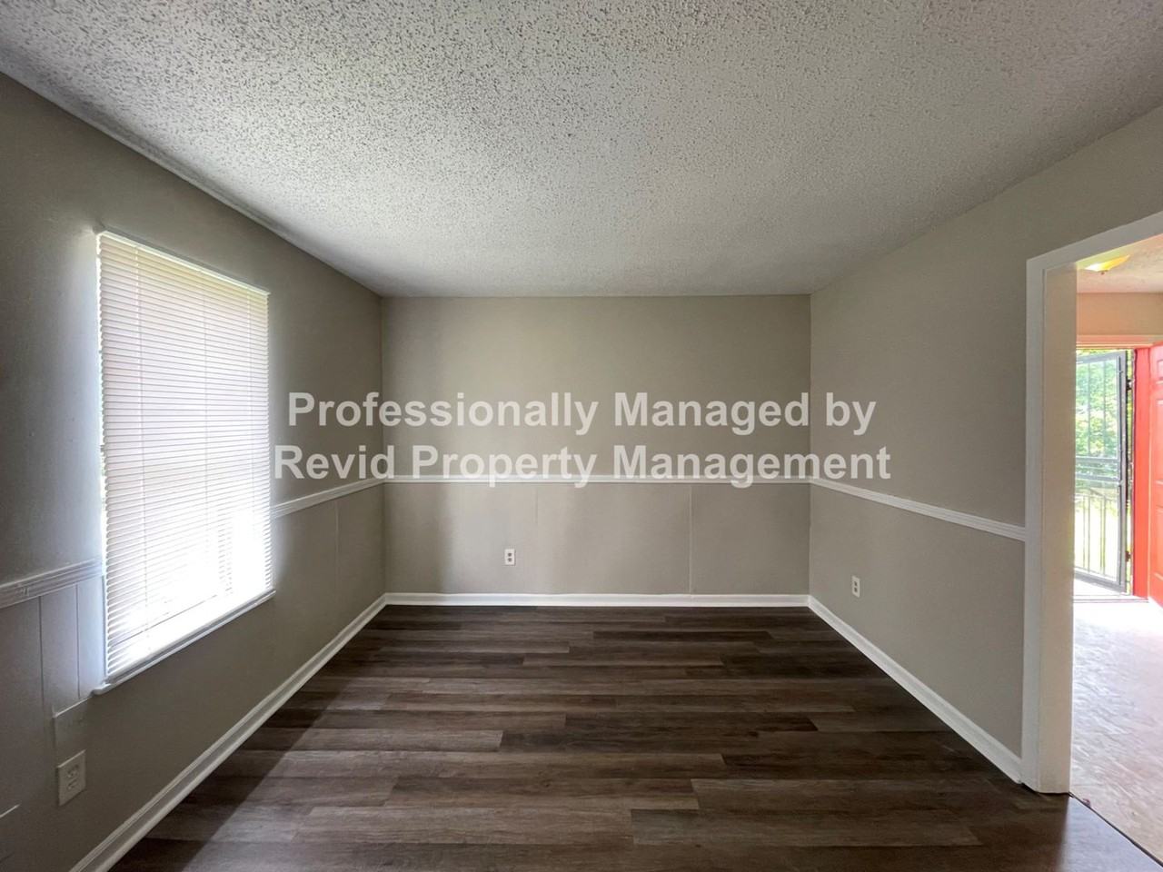 821 Pitney Ln - Photo 2 of 17