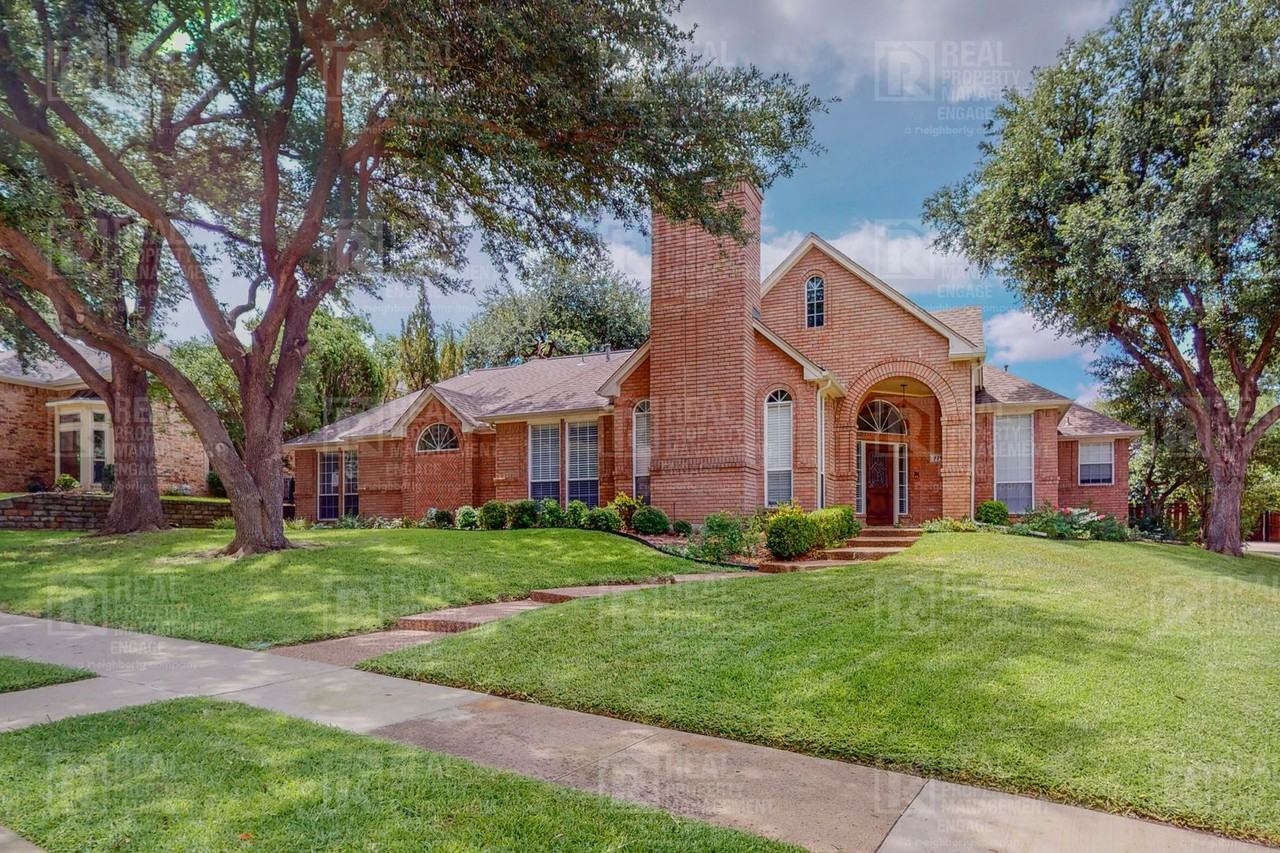 779 Pelican Ln - Photo 3 of 45