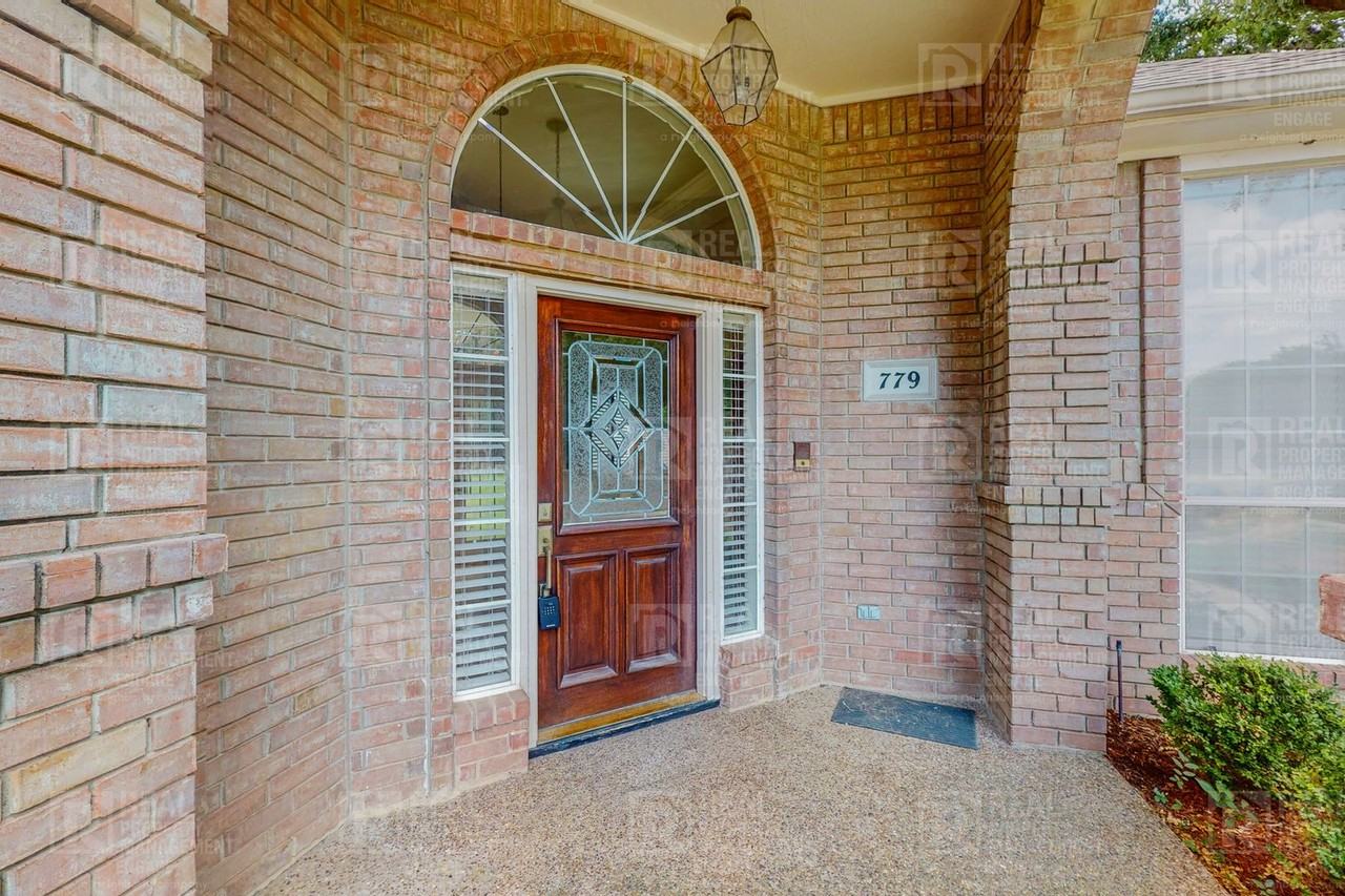 779 Pelican Ln - Photo 4 of 45