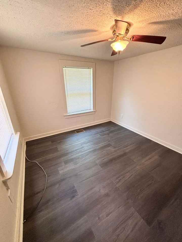 1328 Lowell St - Photo 2 of 11