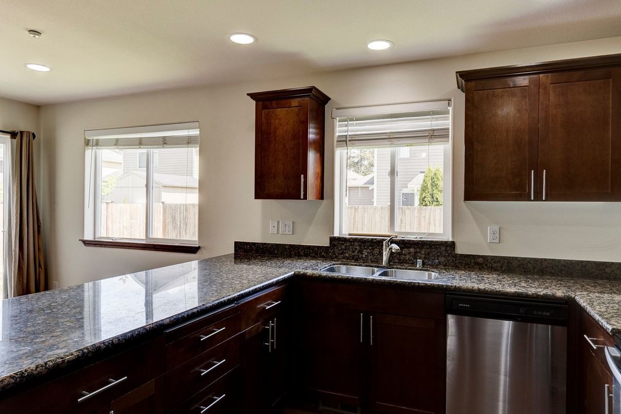 2555 Sw Navigator Loop - Photo 3 of 21