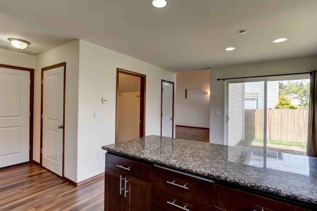 2555 Sw Navigator Loop - Photo 5 of 21