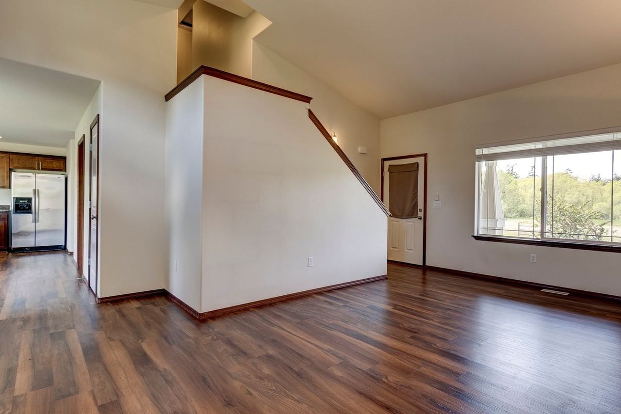 2555 Sw Navigator Loop - Photo 6 of 21