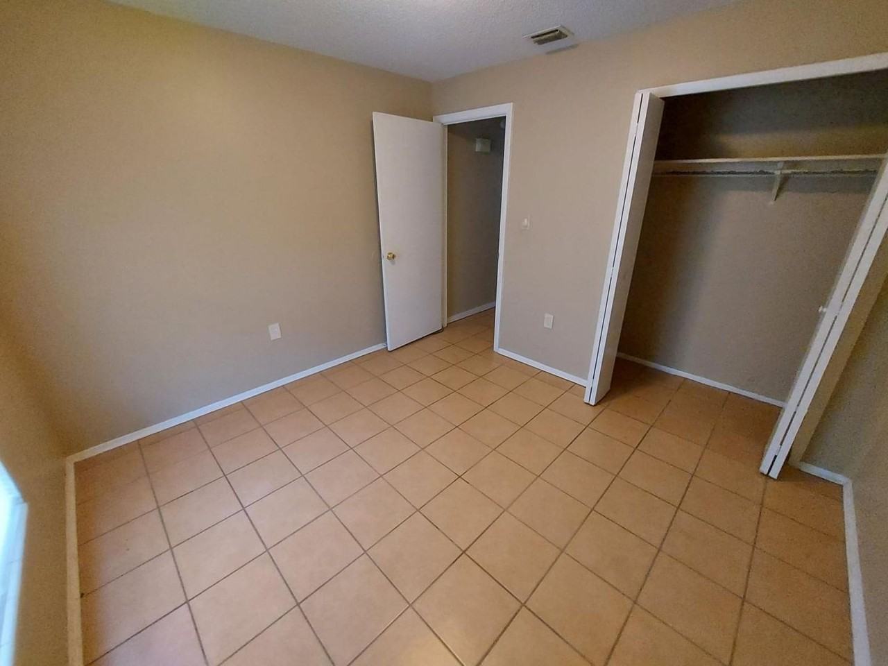 2731 Willow Run - Photo 3 of 8