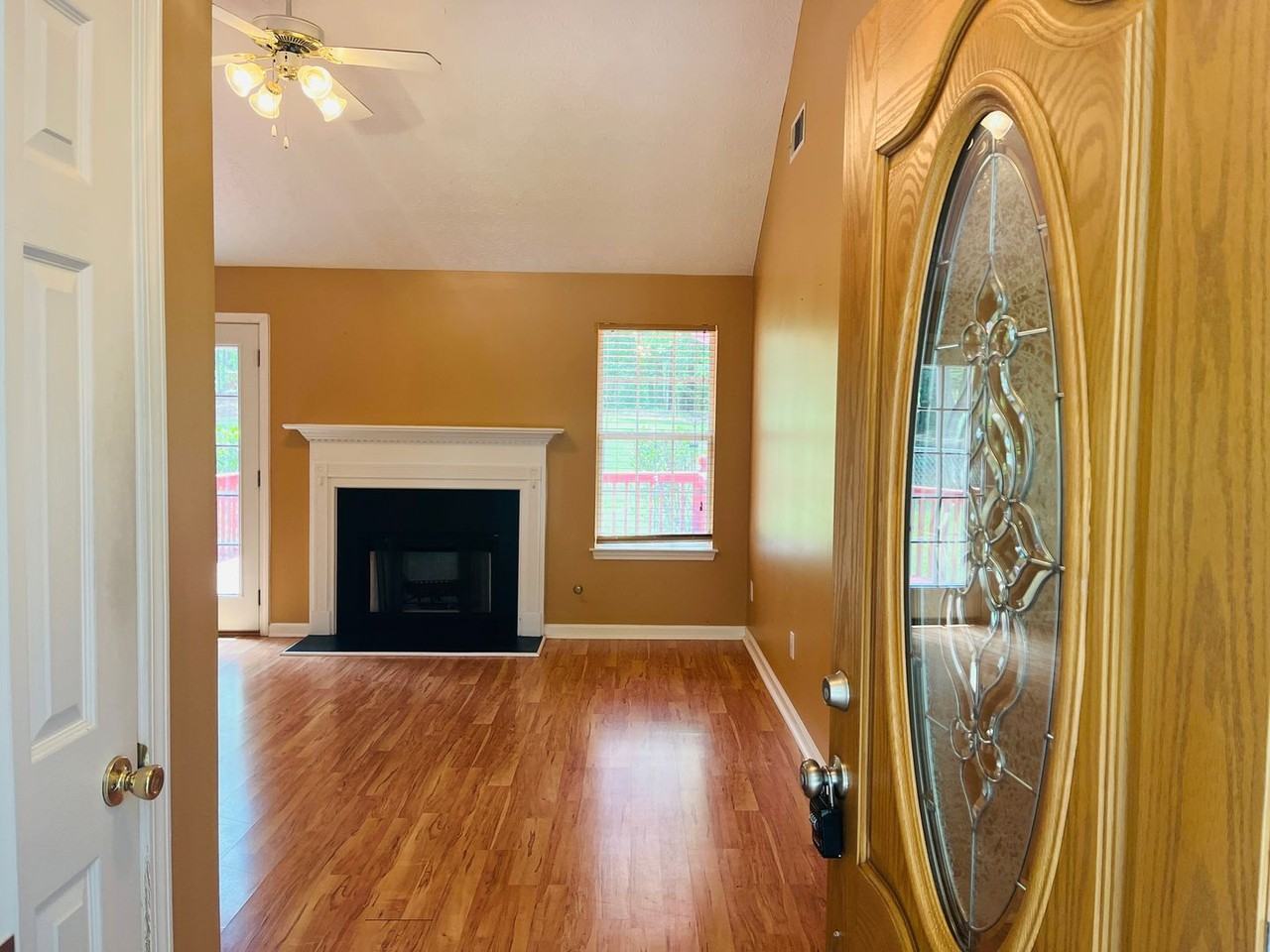 290 Hayward Bishop Way - Photo 2 of 32