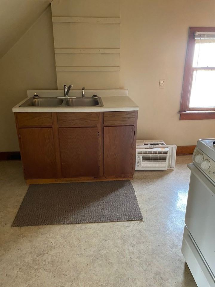 1324 2nd Ave N - Photo 5 of 14