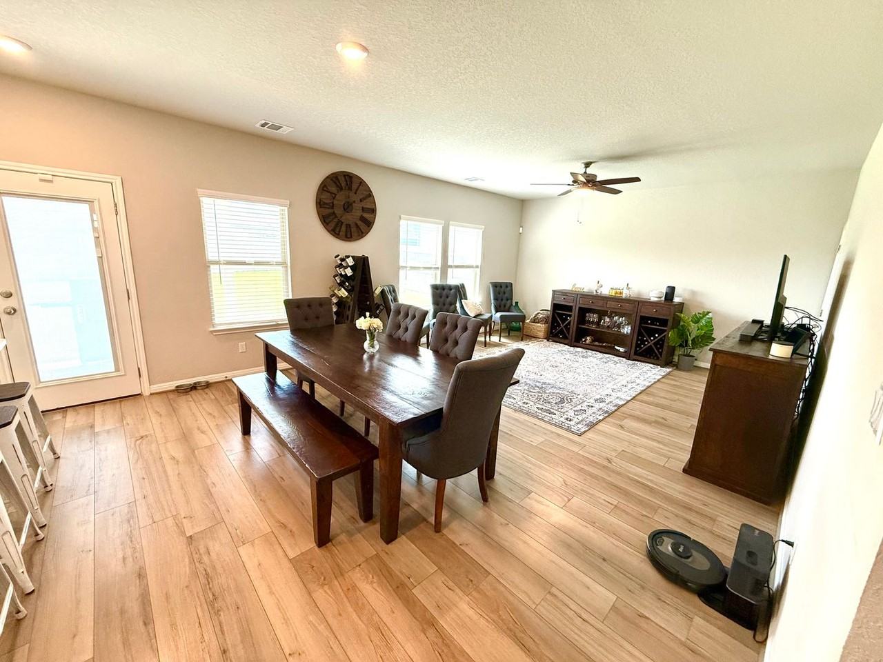 320 Goodfella Ave - Photo 4 of 46