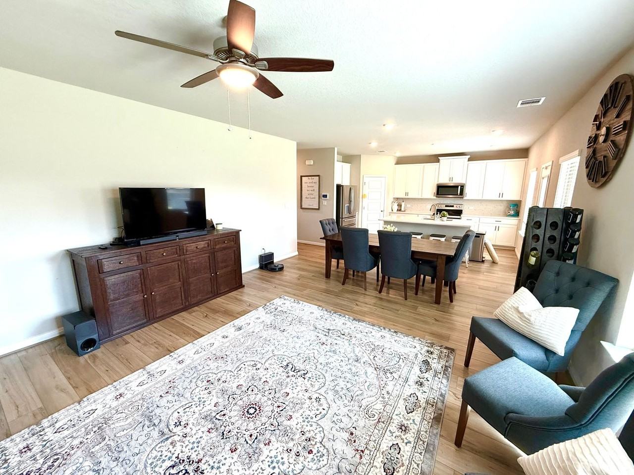 320 Goodfella Ave - Photo 6 of 46