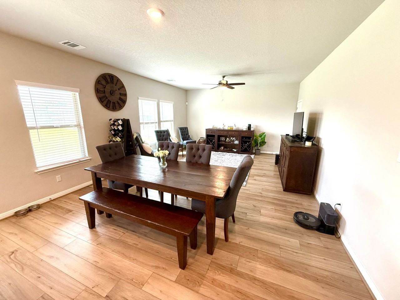 320 Goodfella Ave - Photo 7 of 46