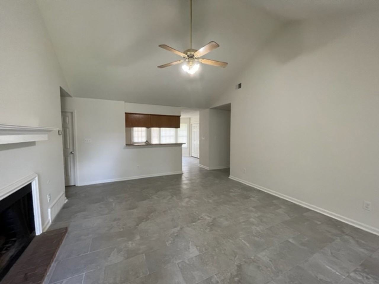 7055 Hampton Dr - Photo 2 of 10