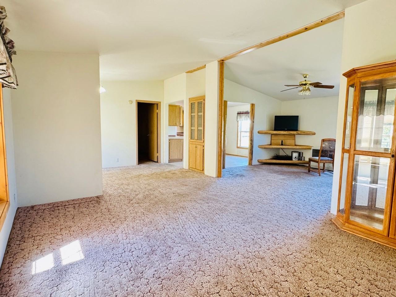 235 E Roosevelt - Photo 3 of 20