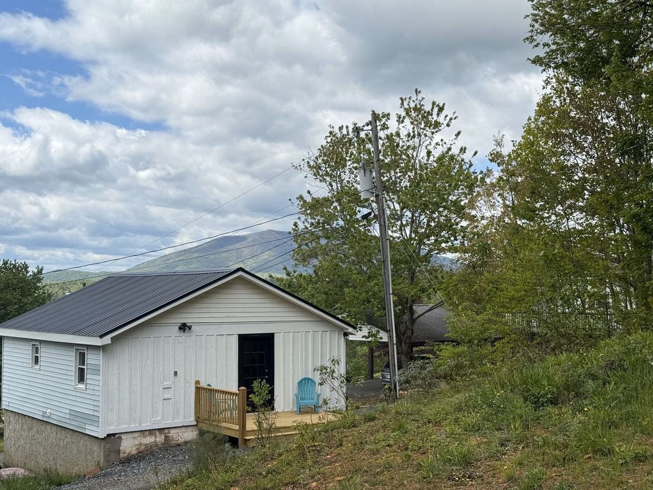 252 Wilcox Dr - Photo 2 of 11