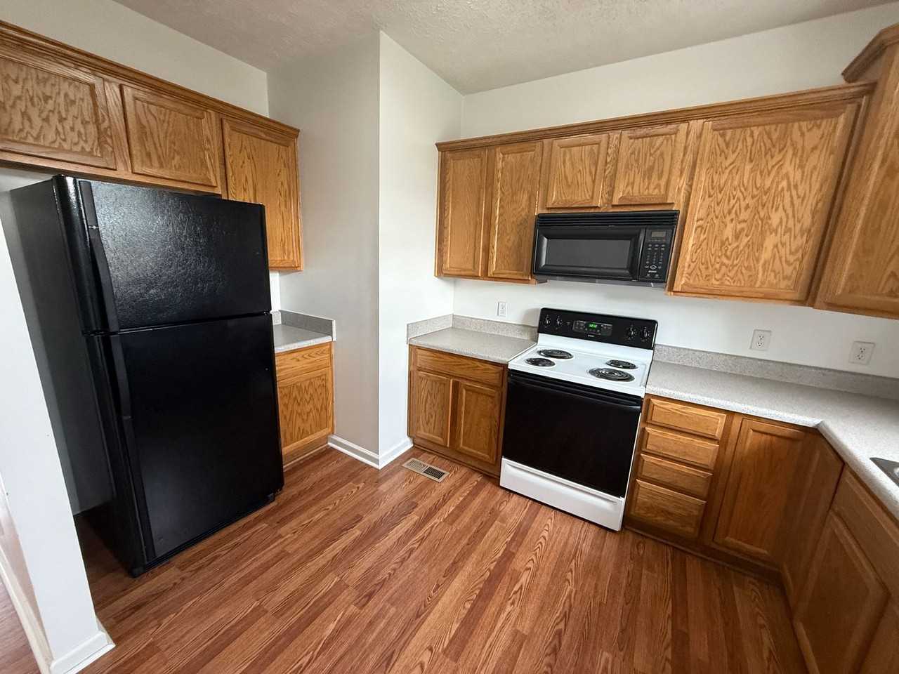 1658 Providence Blvd - Photo 3 of 8