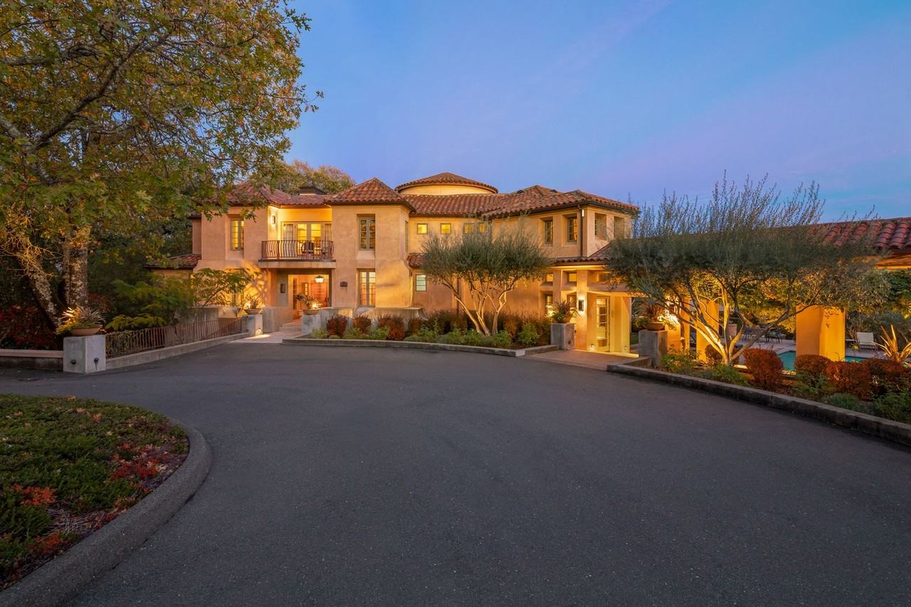 1300 Shiloh Crst - Photo 2 of 47