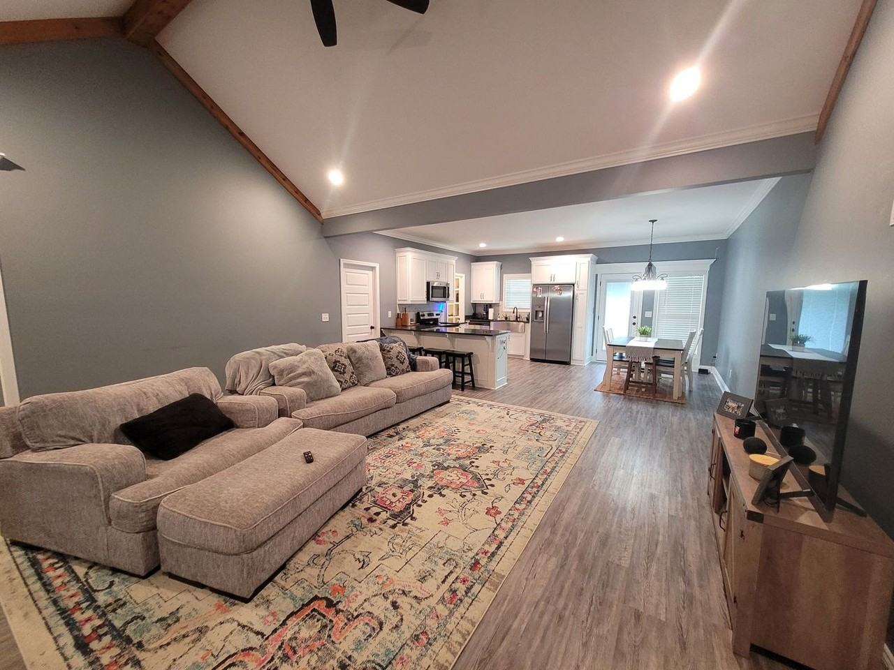 3811 Bettys Pl - Photo 3 of 18