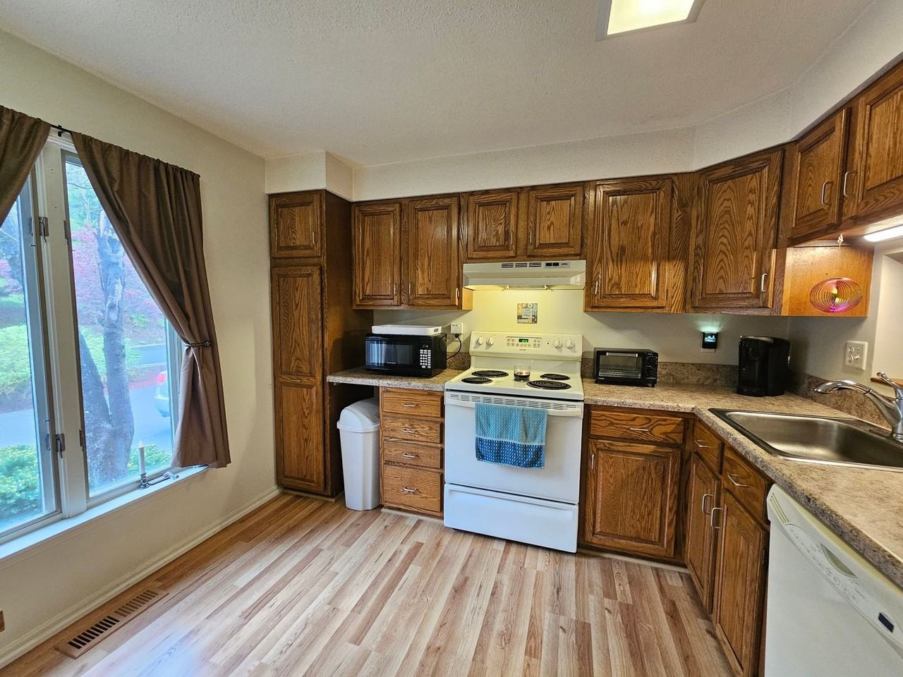 63 Quarry Cir - Photo 3 of 17