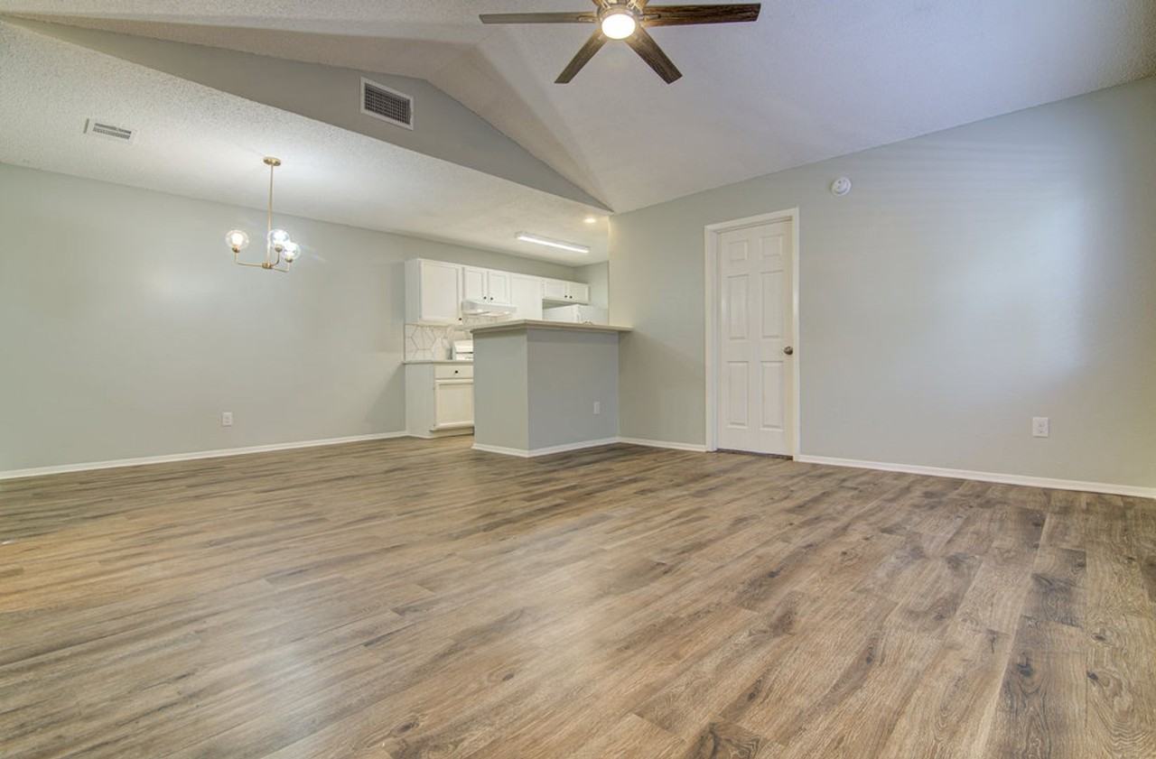 8200 W Gate Blvd - Photo 3 of 20