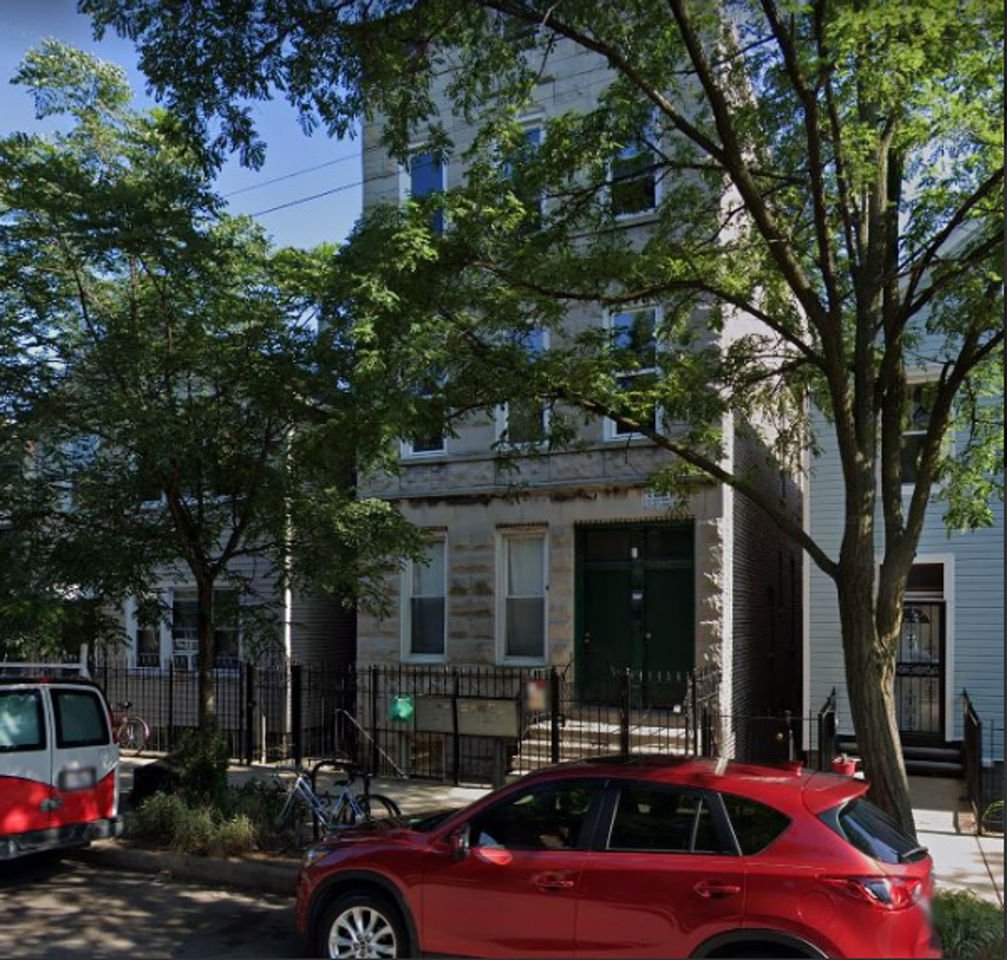 1733 W 19th Street - Photo 2 of 4