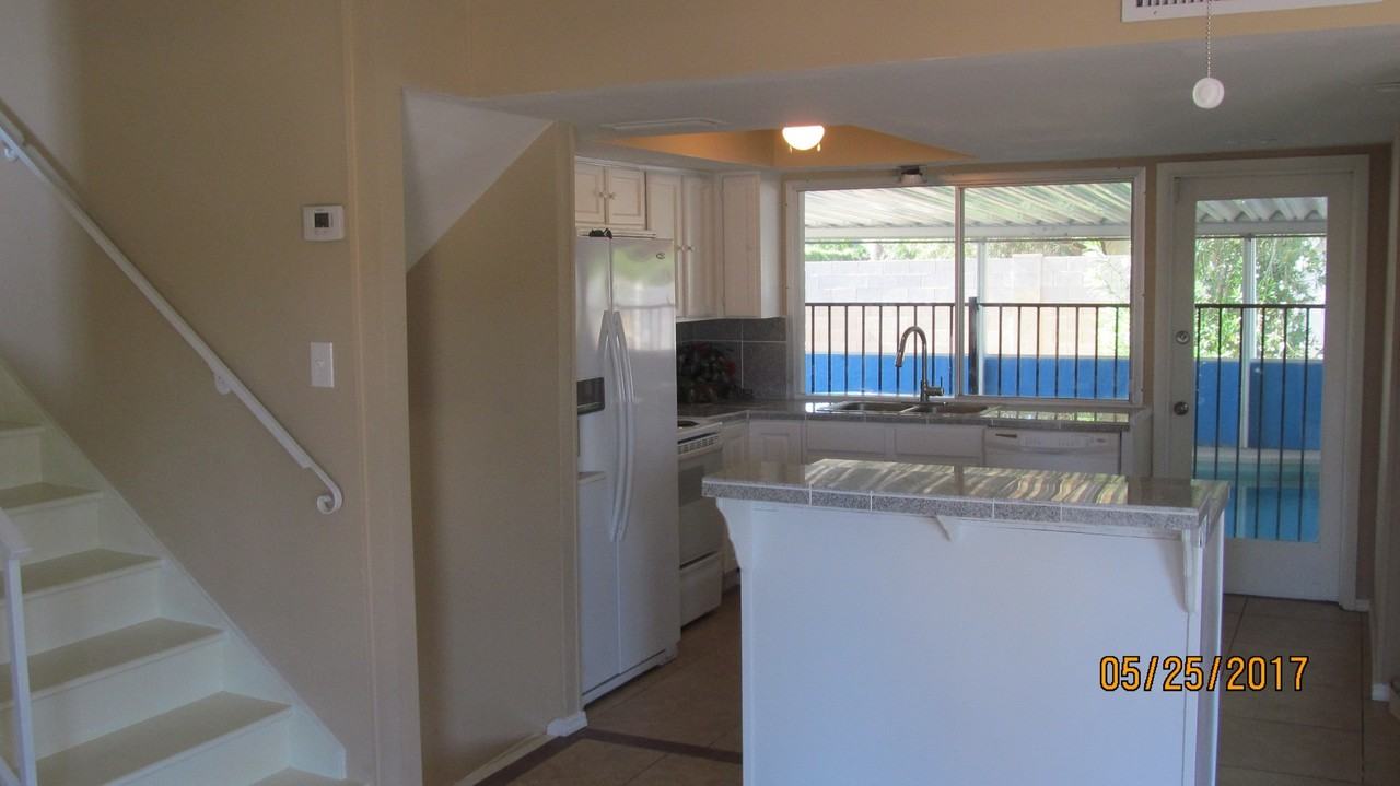 3905 S Alder Dr - Photo 3 of 18