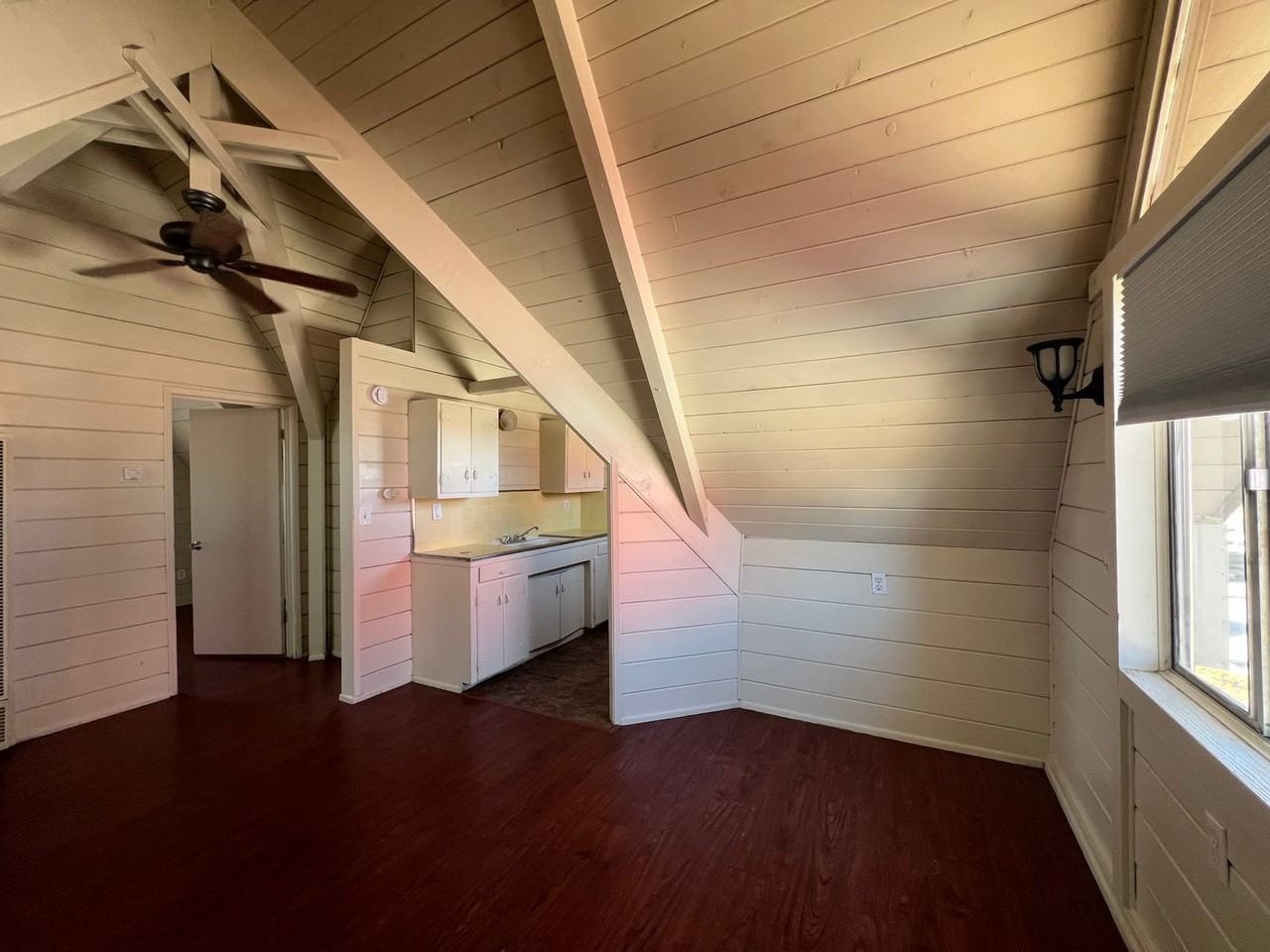 25565 Main St - Photo 3 of 13