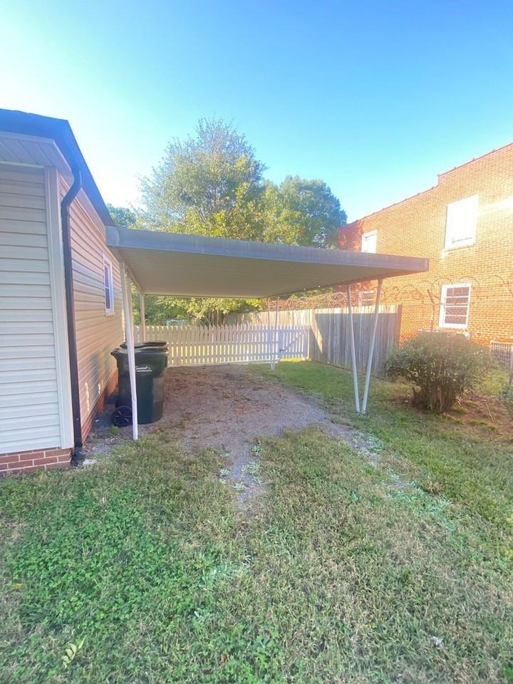 406 Winecoff School Rd - Photo 5 of 18