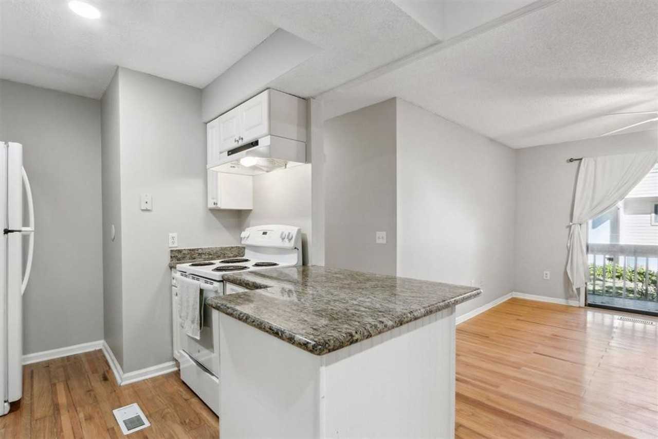 2724 Forest Ridge Dr #4 - Photo 4 of 16