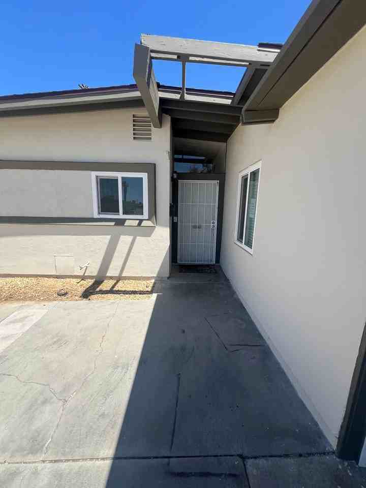 1127 Valiant St - Photo 3 of 28