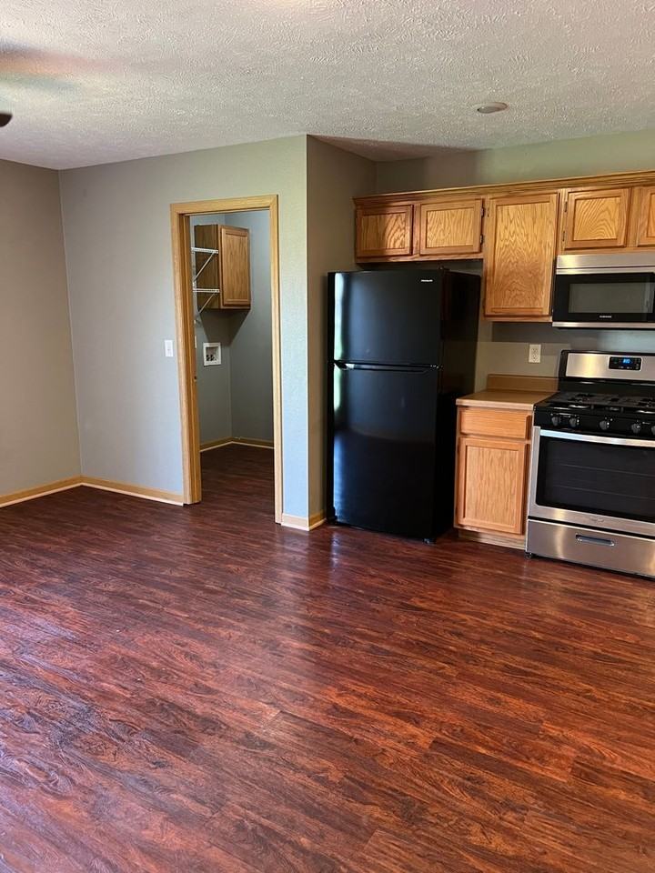 136A Maplewood St - Photo 3 of 18