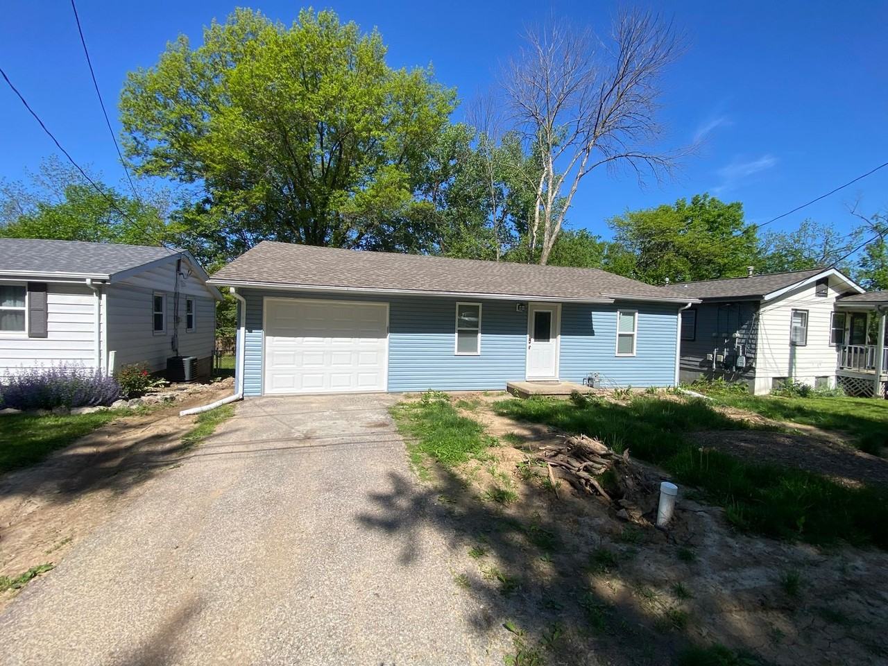 211 Willow Way - Photo 2 of 12