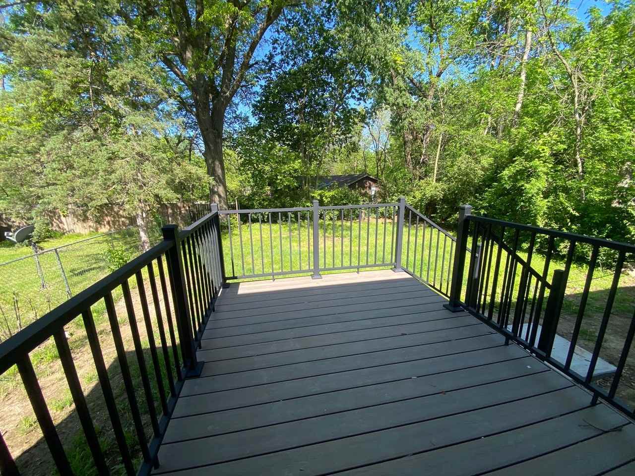 211 Willow Way - Photo 3 of 12