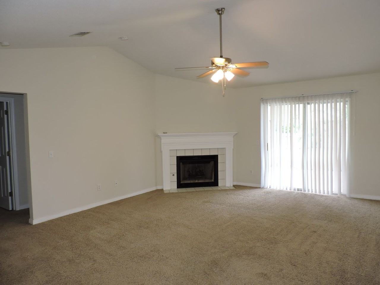 2052 Southwind Cir - Photo 3 of 19