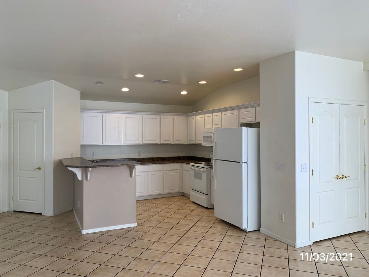 4964 E Catalina Ct - Photo 4 of 17
