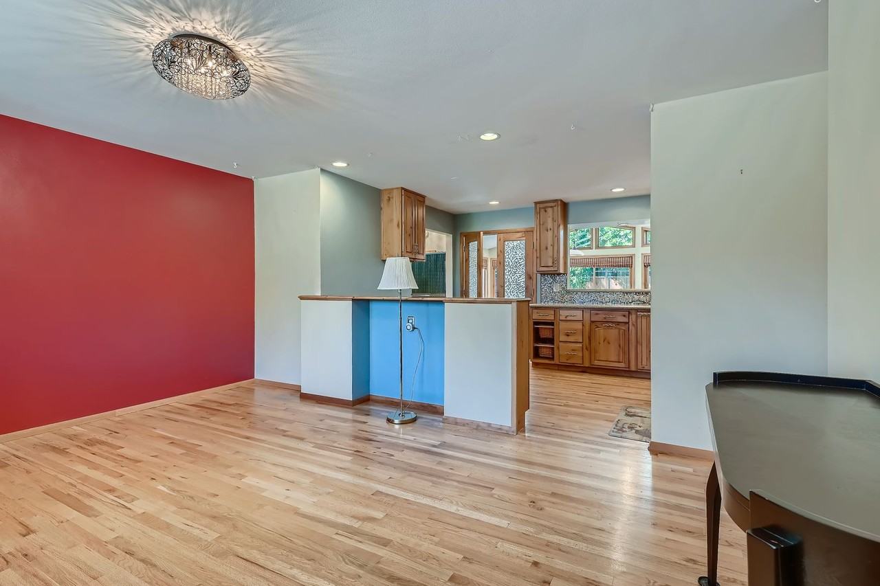 1165 Drexel St - Photo 5 of 31