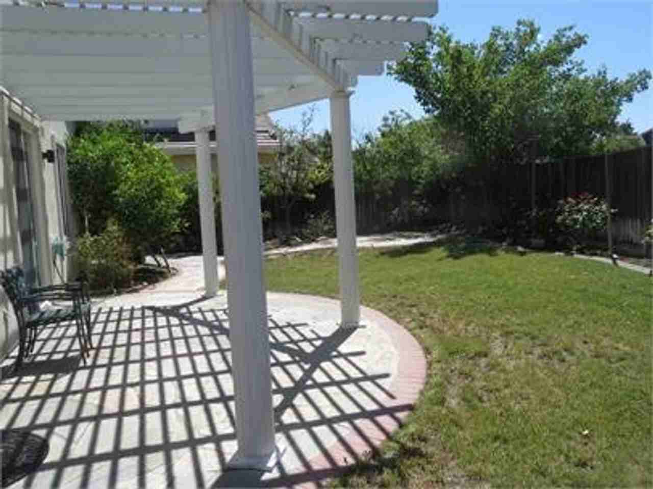 2582 Hepworth Dr - Photo 3 of 5