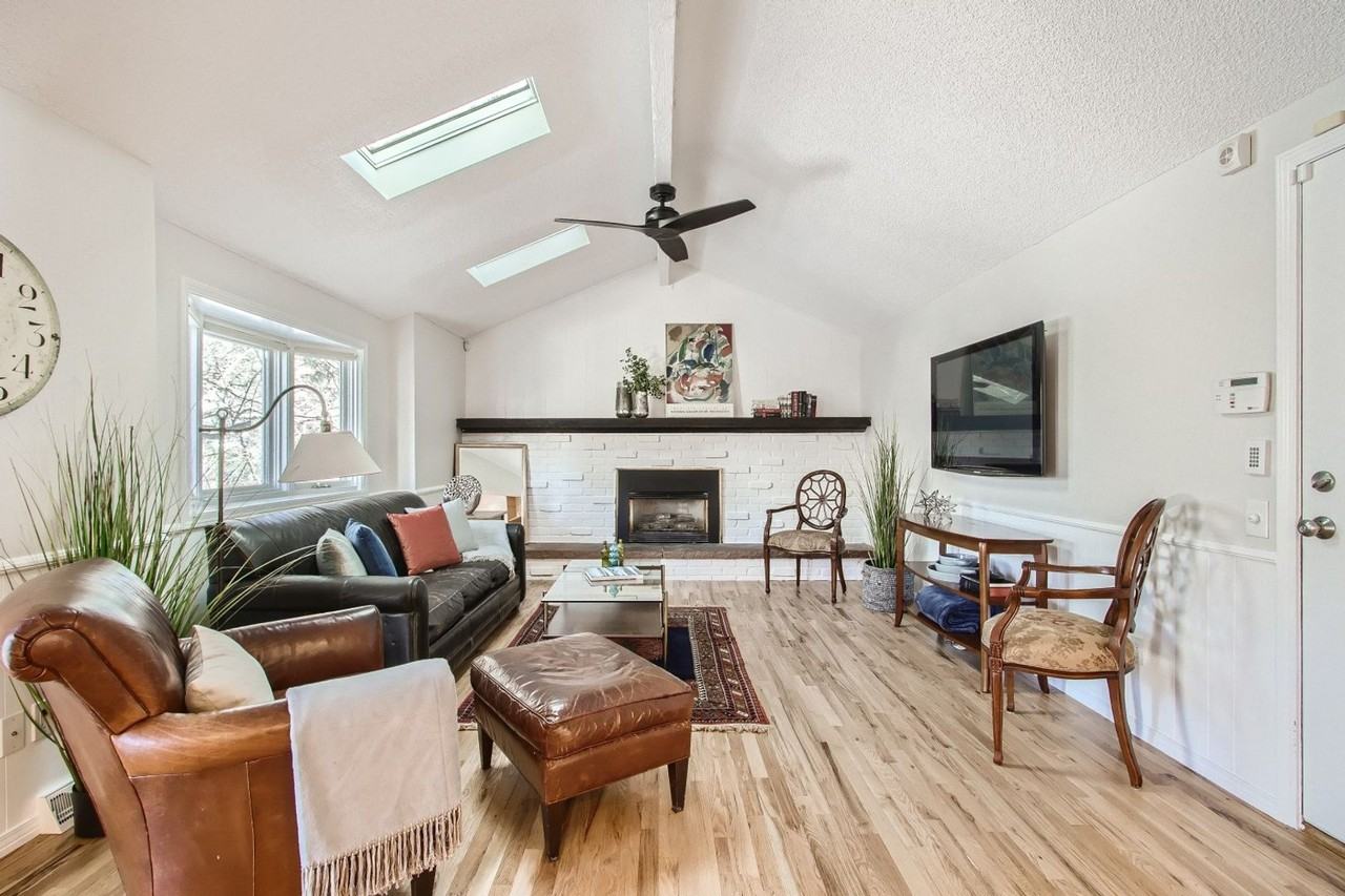 1740 Bear Mountain Dr - Photo 3 of 35