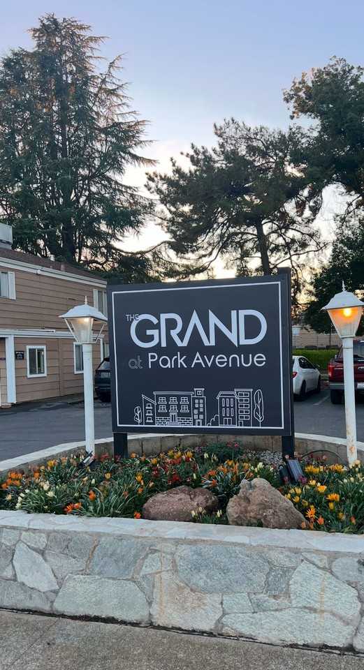 200 Park Ave - Photo 2 of 4