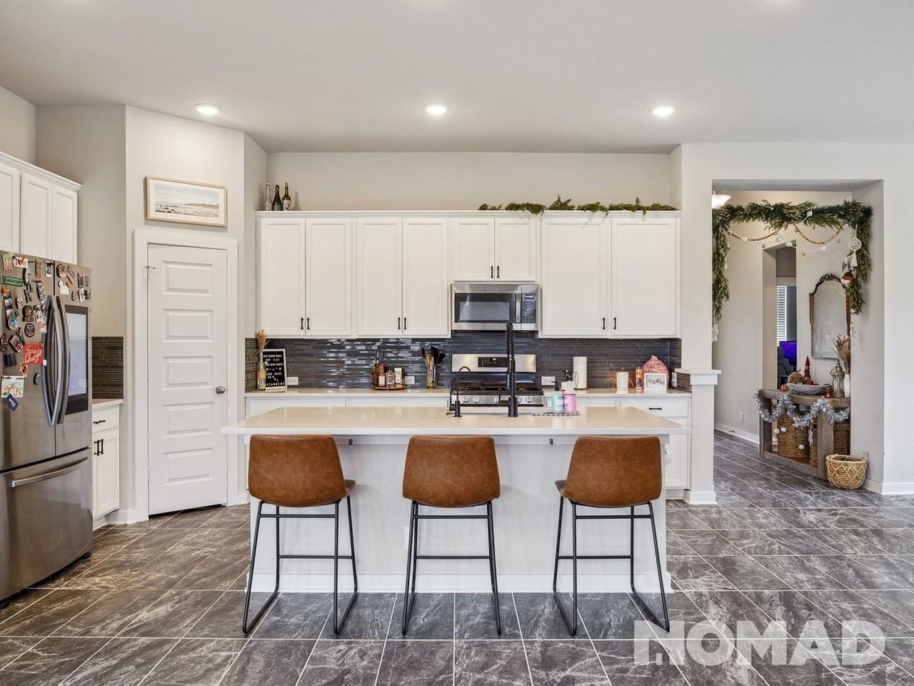 1953 Colonial Ave - Photo 5 of 32