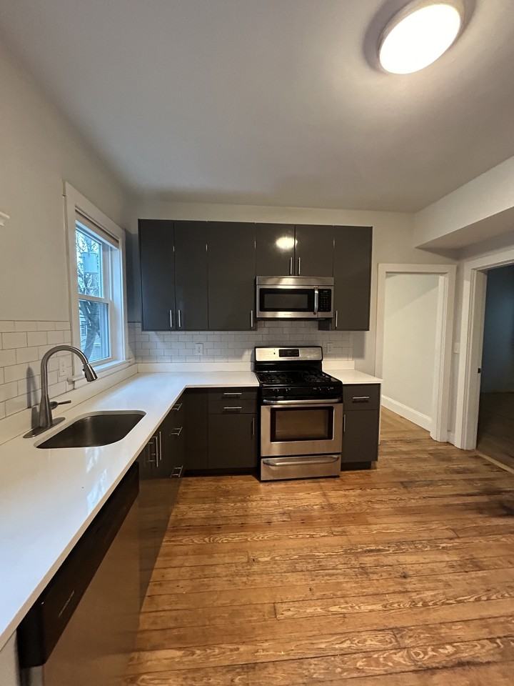 27 Marney St #1