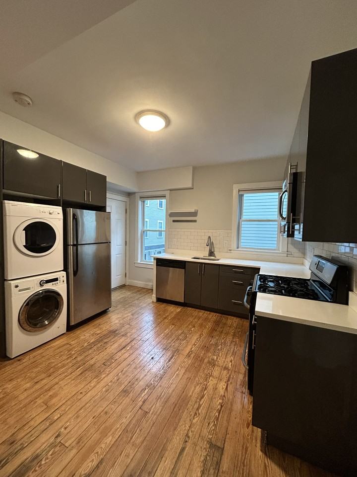 27 Marney St #1 - Photo 2 of 11