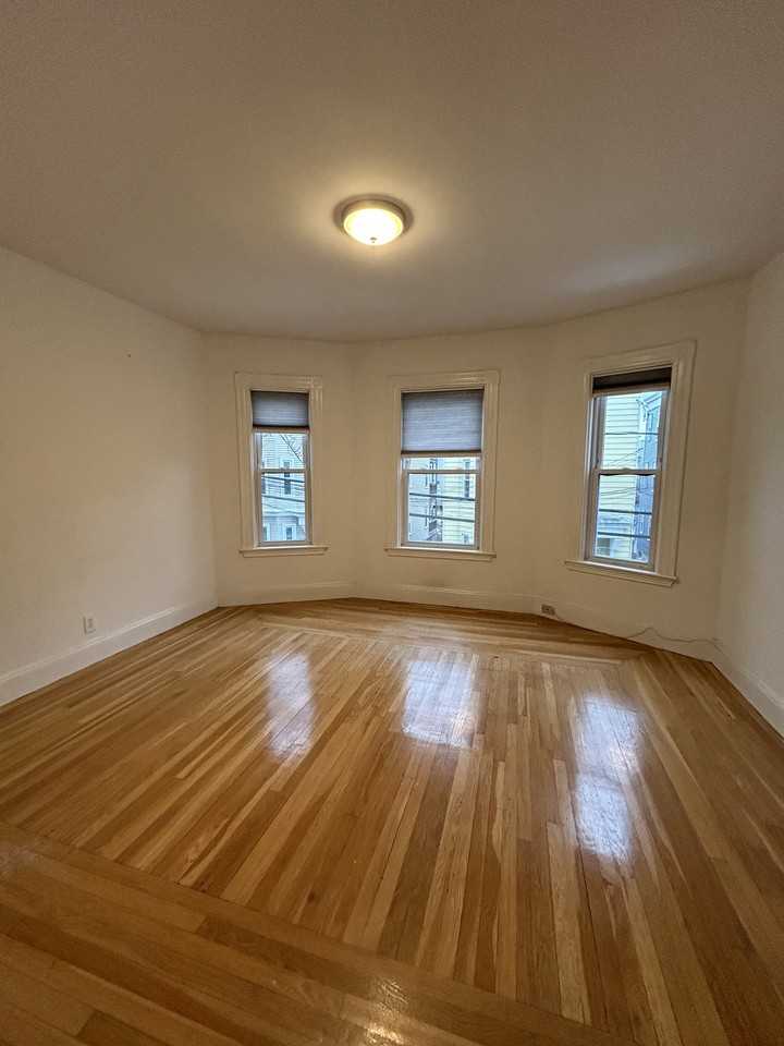 27 Marney St #1 - Photo 3 of 11