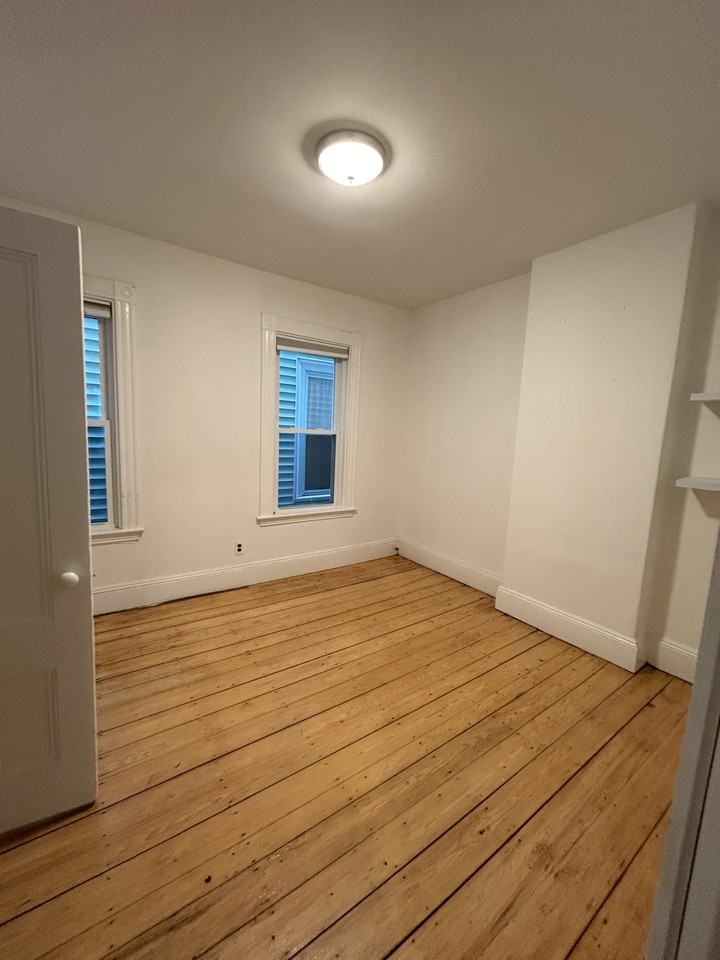 27 Marney St #1 - Photo 7 of 11