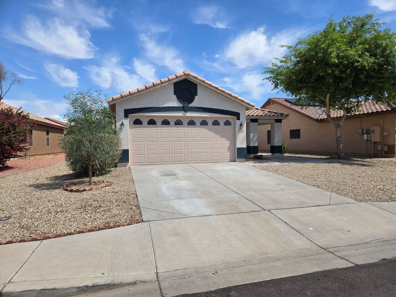 15736 W Crocus Dr - Photo 2 of 45