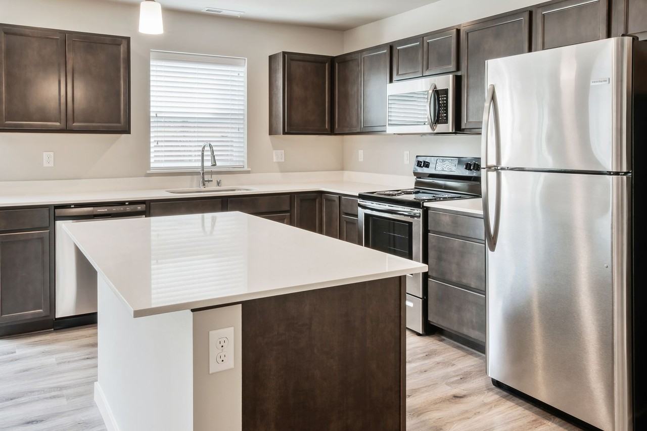 8416 63rd St Ne - Photo 4 of 22