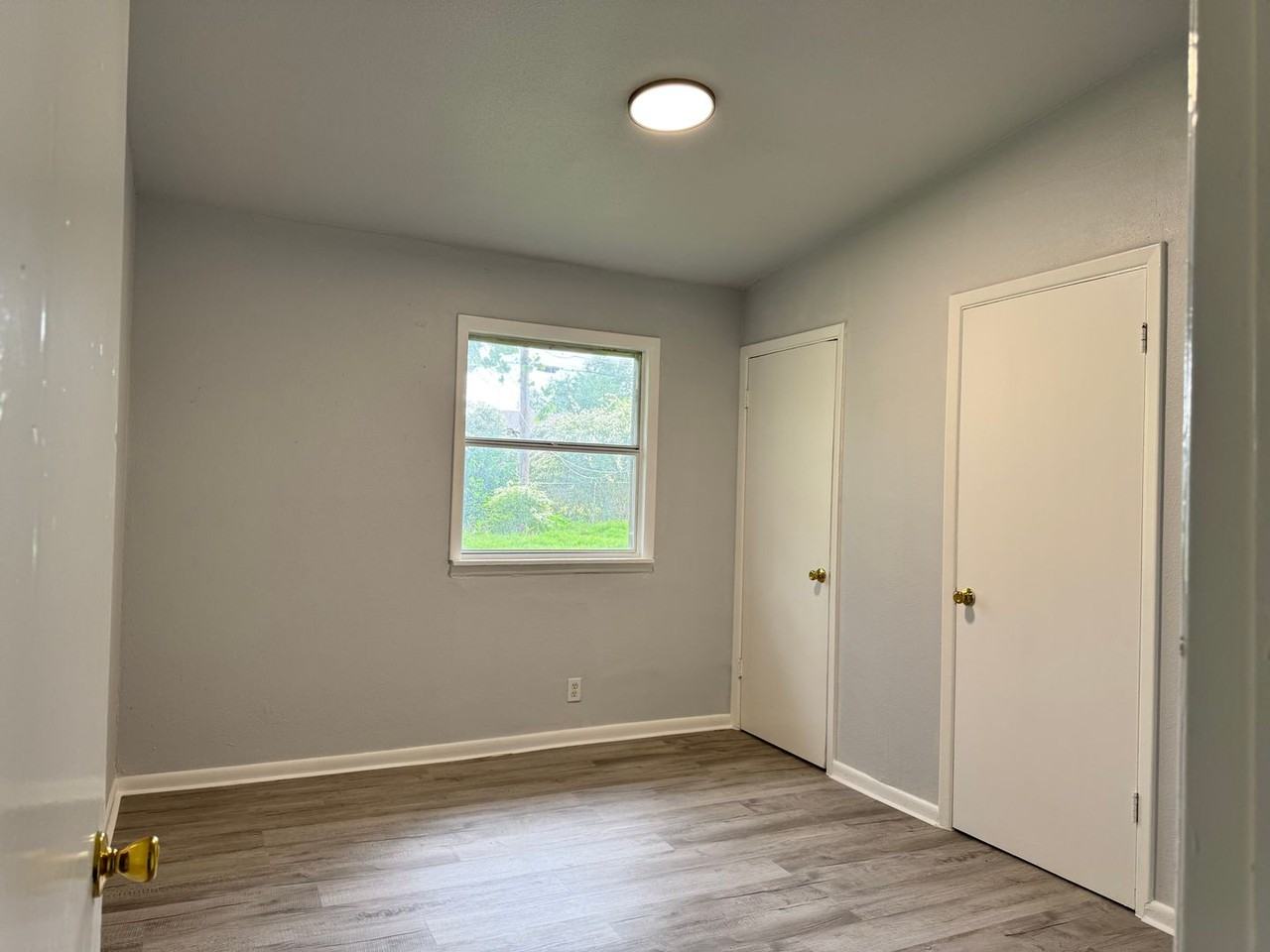 244 E 54th St - Photo 3 of 8